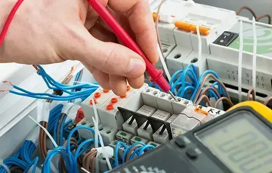 Professional electrician in Enfield Lock
